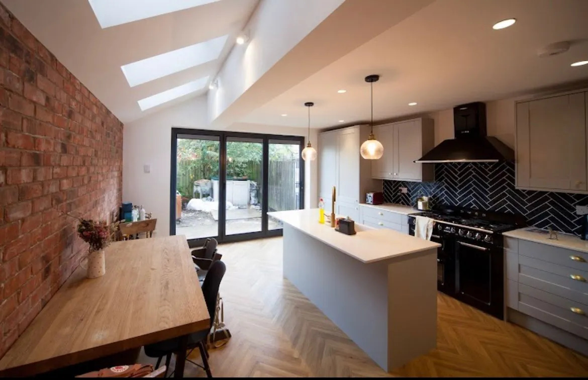 https://builderskingstonuponthames.com/wp-content/uploads/2025/05/030523-26-1.jpg